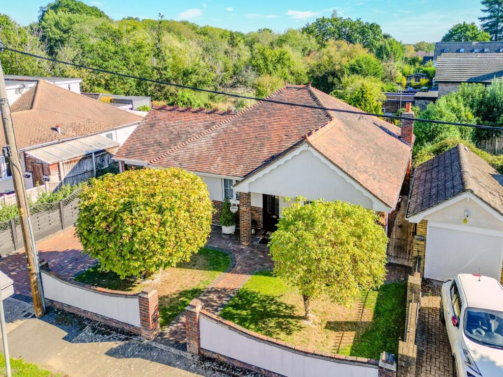 House in Castle Point, Thundersley - View 5