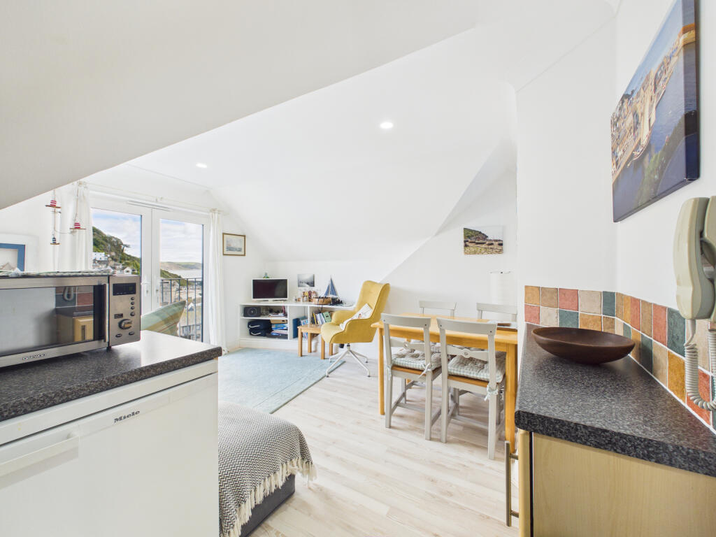 Flat 11, Harbour Side, Hannafore Road, Looe, Cornwall photo 3
