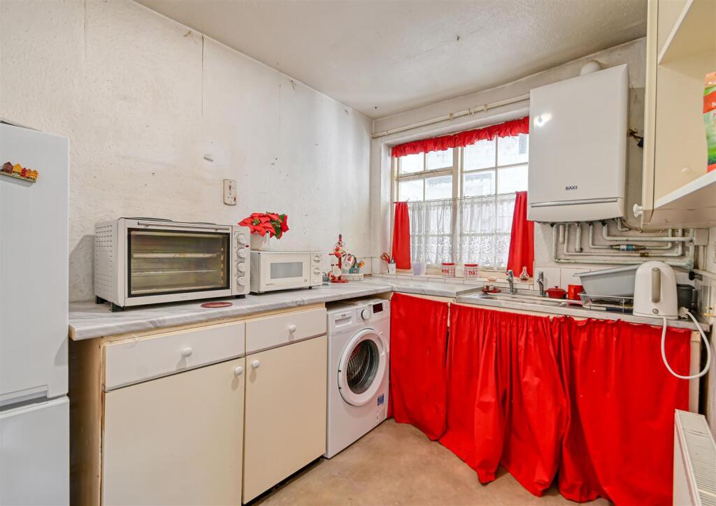 12C Hollybush Road, Bridgnorth photo 3