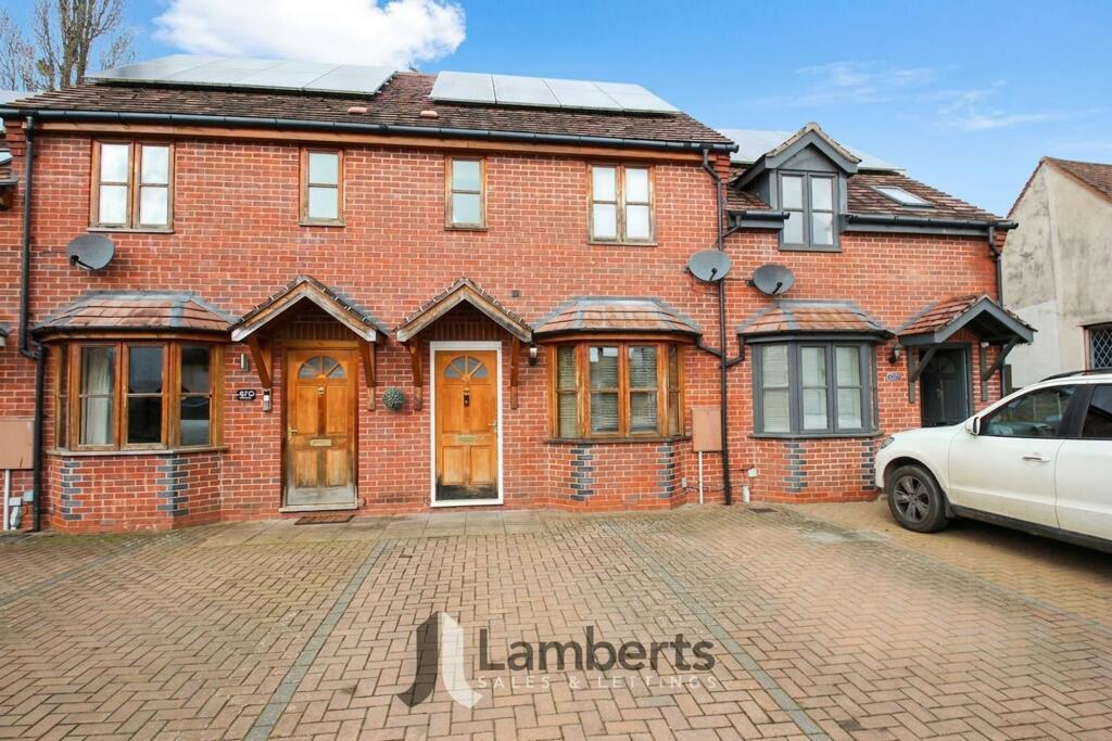 Main image of property: High Street, Studley, B80