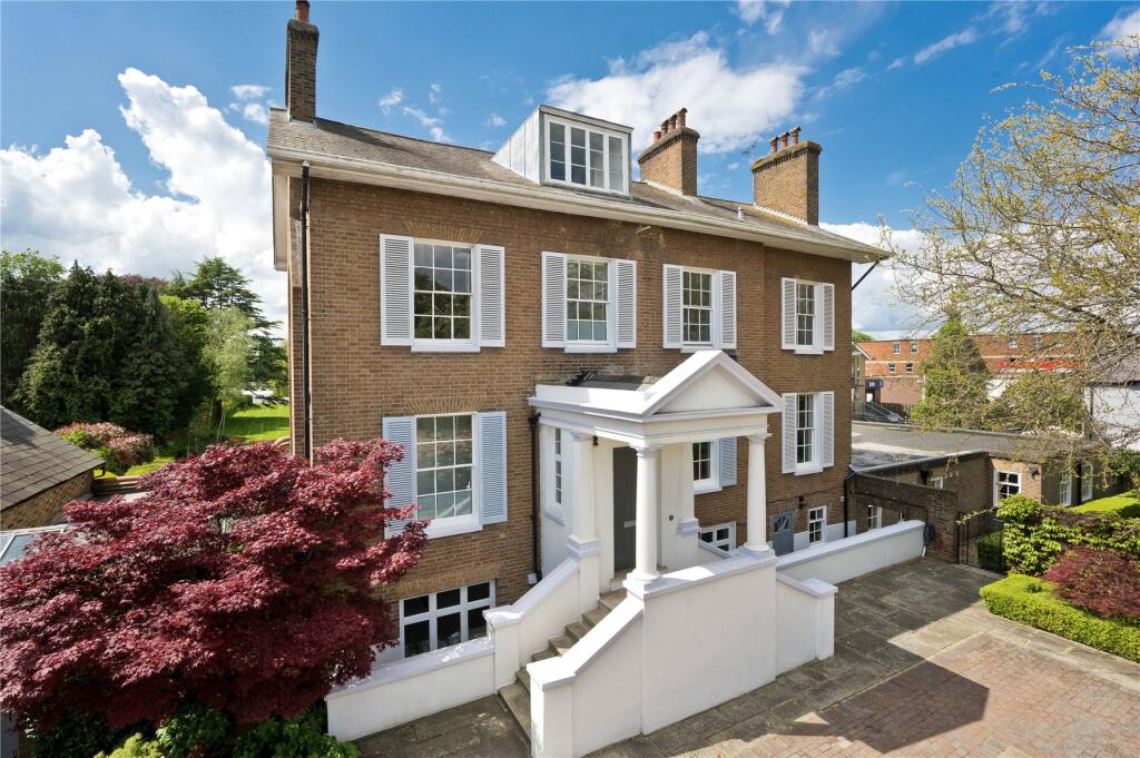 Main image of property: Hampton Court Road, East Molesey, Surrey, KT8