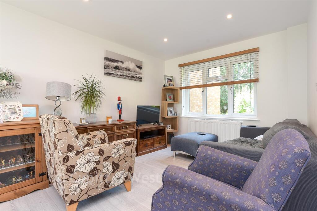 Cotton Walk, Broadfield, Crawley, West Sussex - View 4