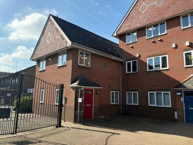11 Regent Gate Pic 1.jpg