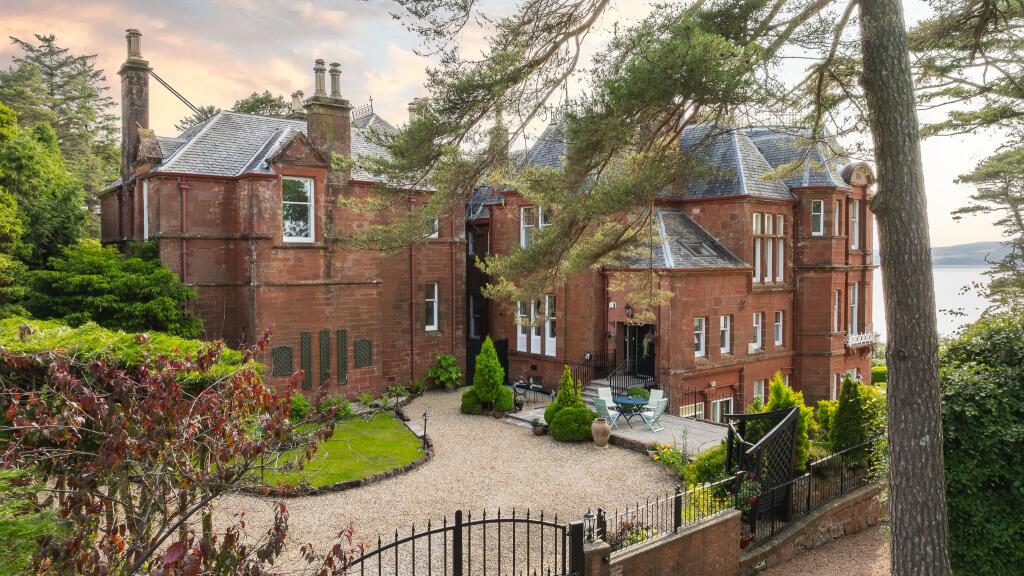 Main image of property: 1 Morland House, Long Hill, Skelmorlie, PA17 5DS