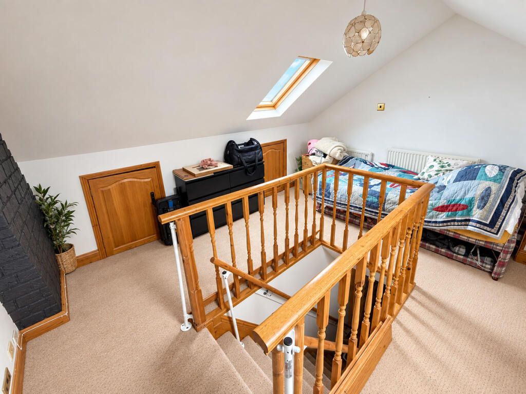 House in Plymouth, Ford - More
