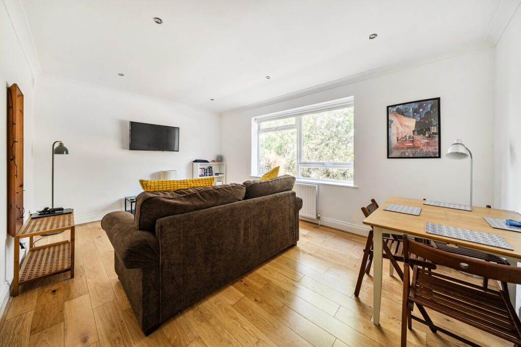 Apartment in London - View 3