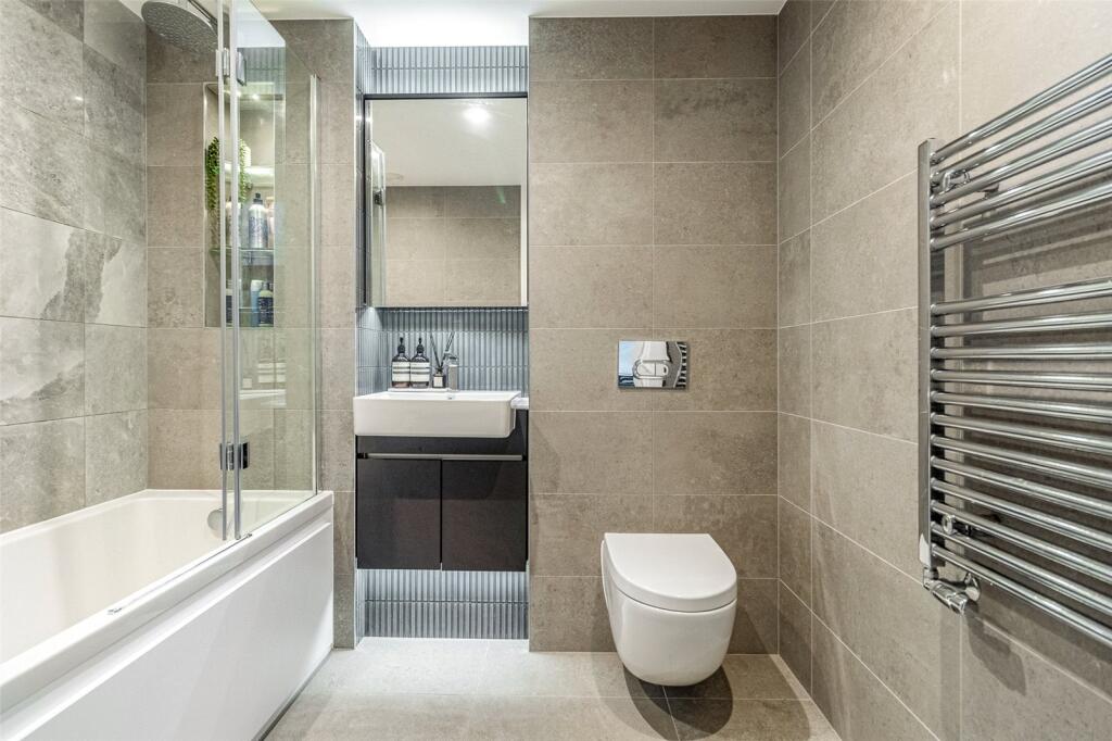 Apartment in London - View 5