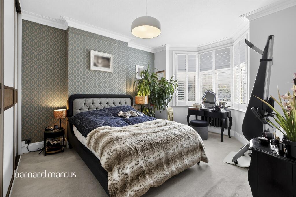 Apartment in London - More
