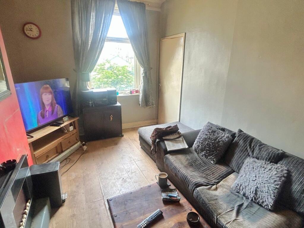 House in Bradford, West Yorkshire - View 2