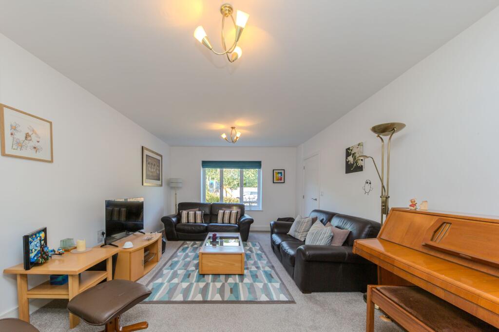 House in Stoke-on-Trent - View 3