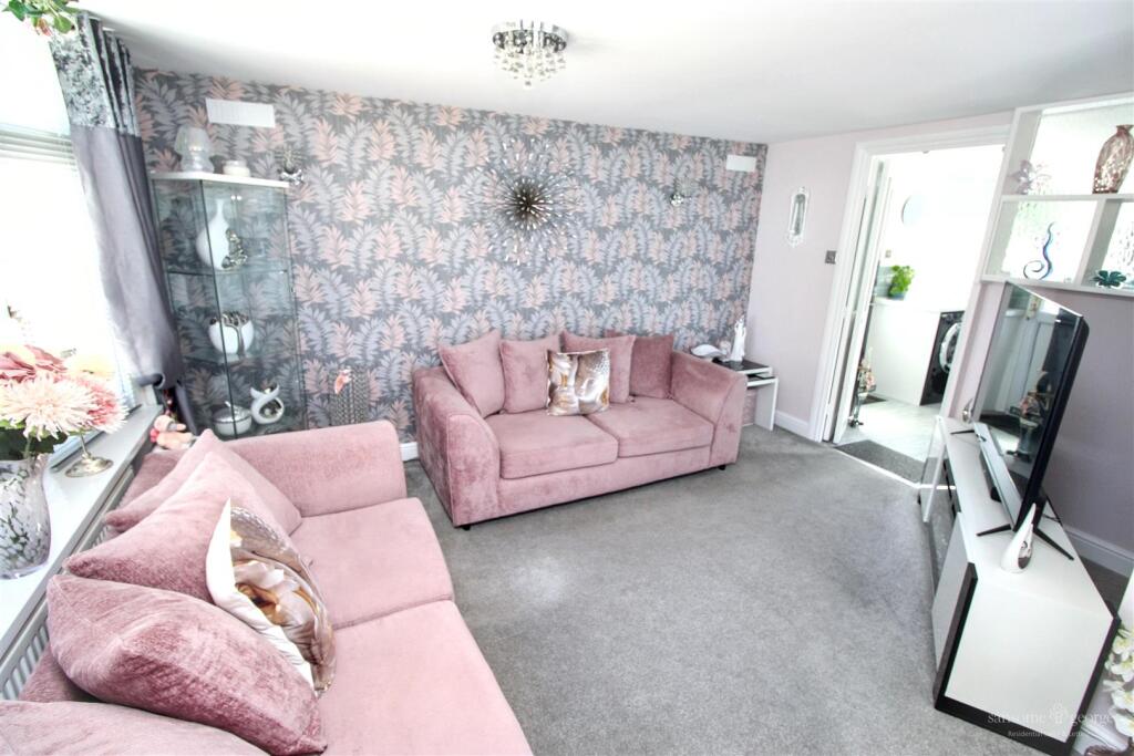 House in Three Mile Cross, Shinfield - View 4