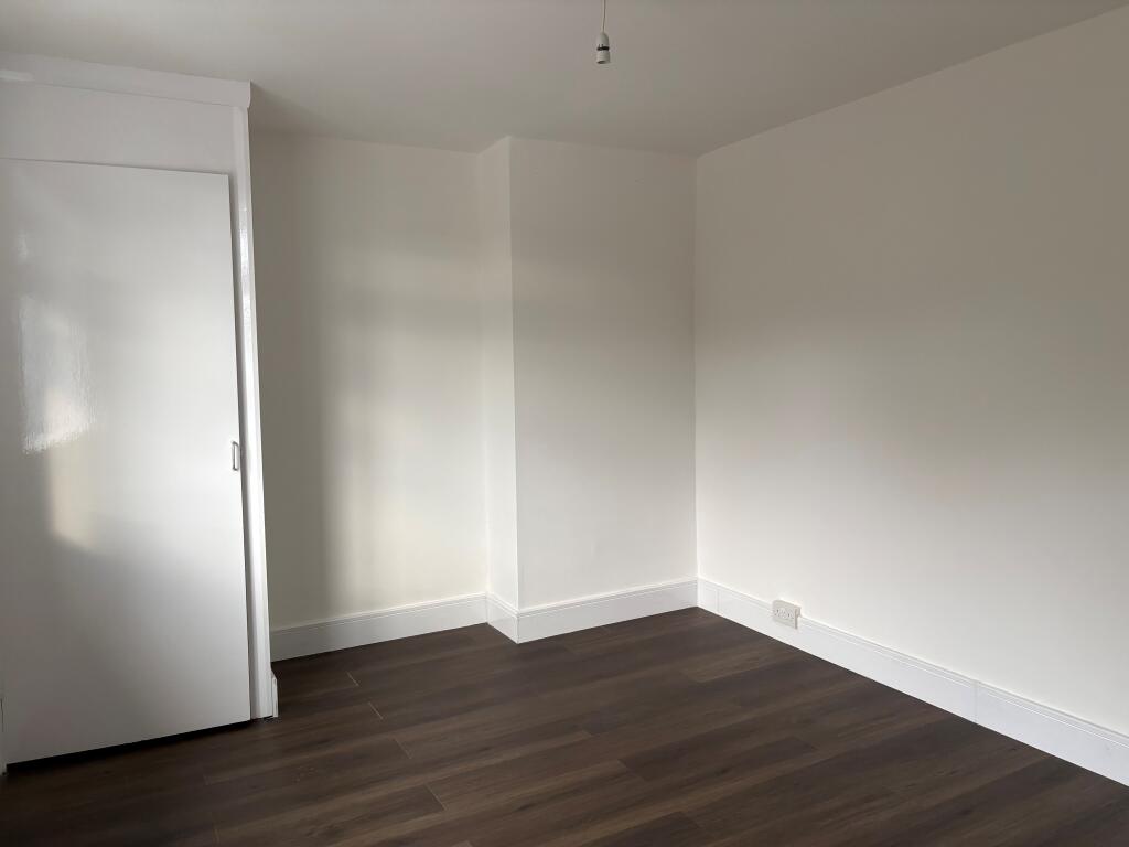 House in Swindon - View 4