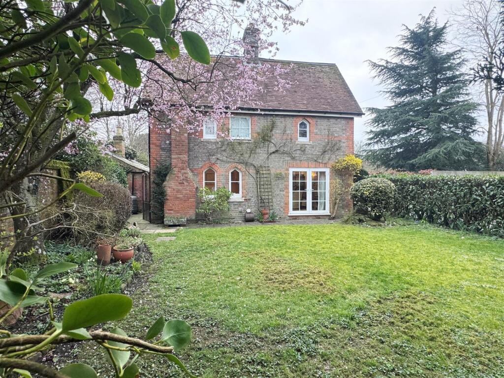 Main image of property: High Street, Chieveley, Newbury