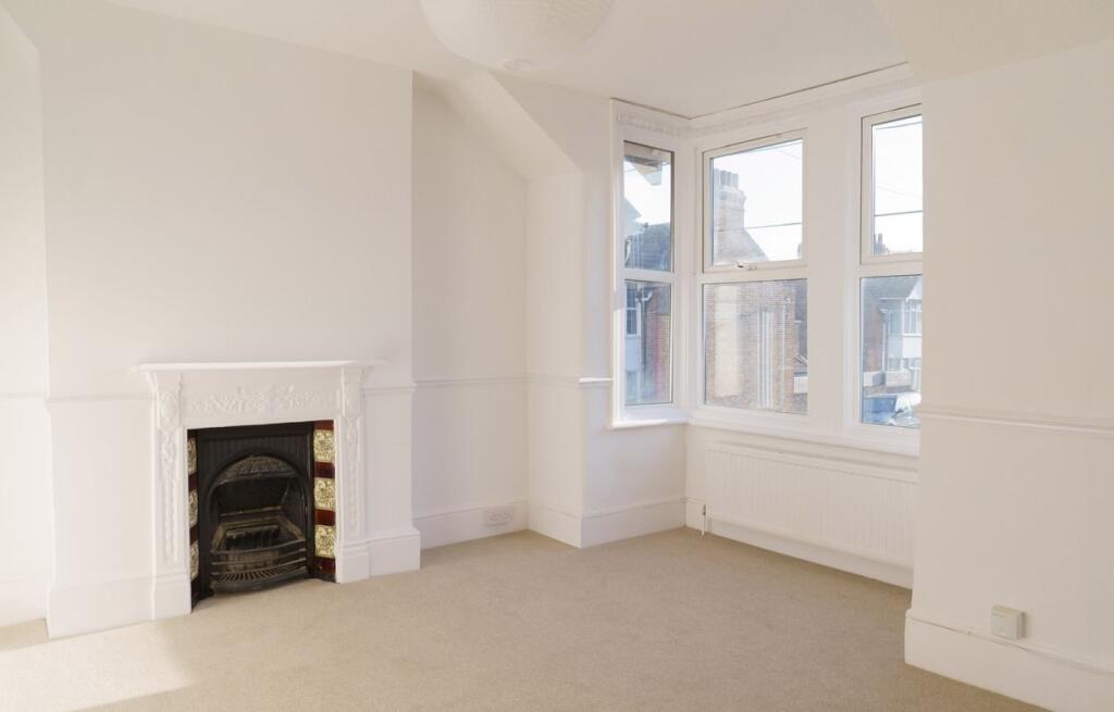 Apartment in Canterbury - View 3