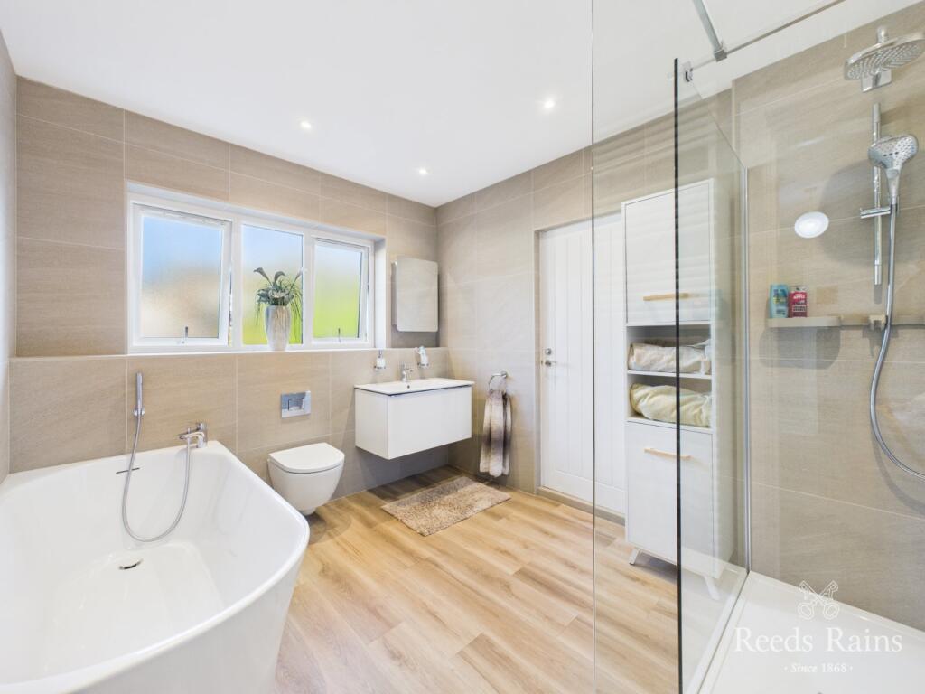 Burnside Grove, Stockton-on-Tees, Durham, TS18 photo 4