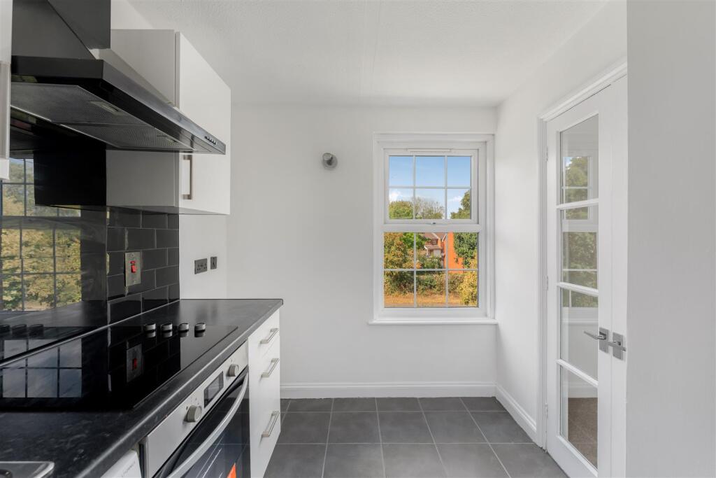 Apartment in Cherwell, Grimsbury, Banbury - View 5