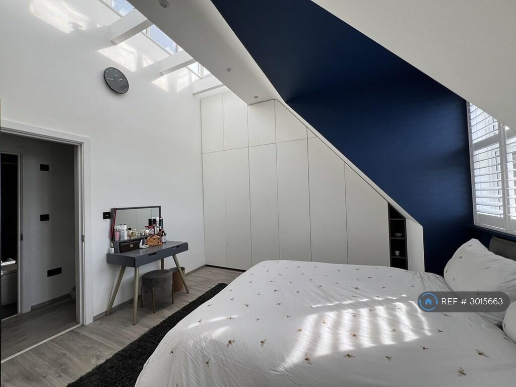 Apartment in London - More