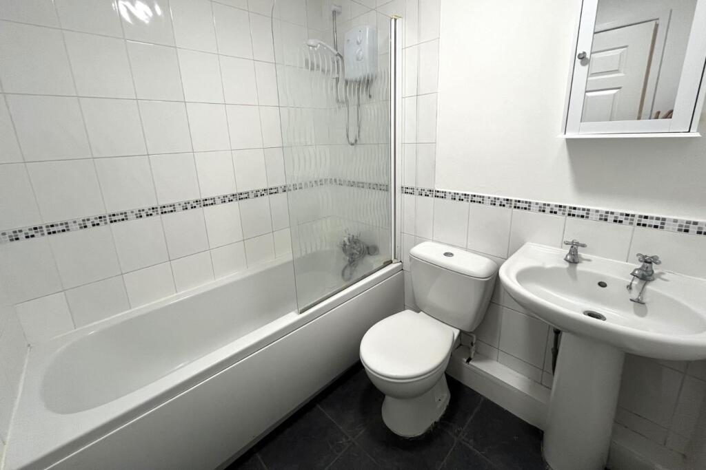 Apartment in Leeds, West Yorkshire - View 4