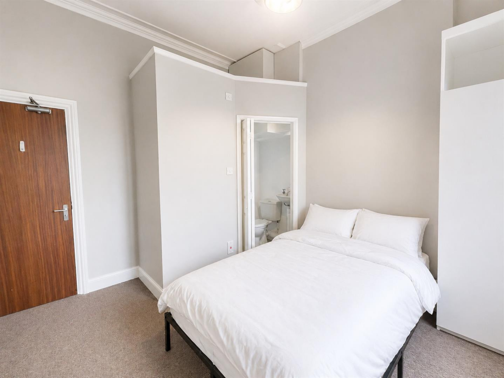 Main image of property: Flat 4, 32 Beech Hill Road, Broomhill
