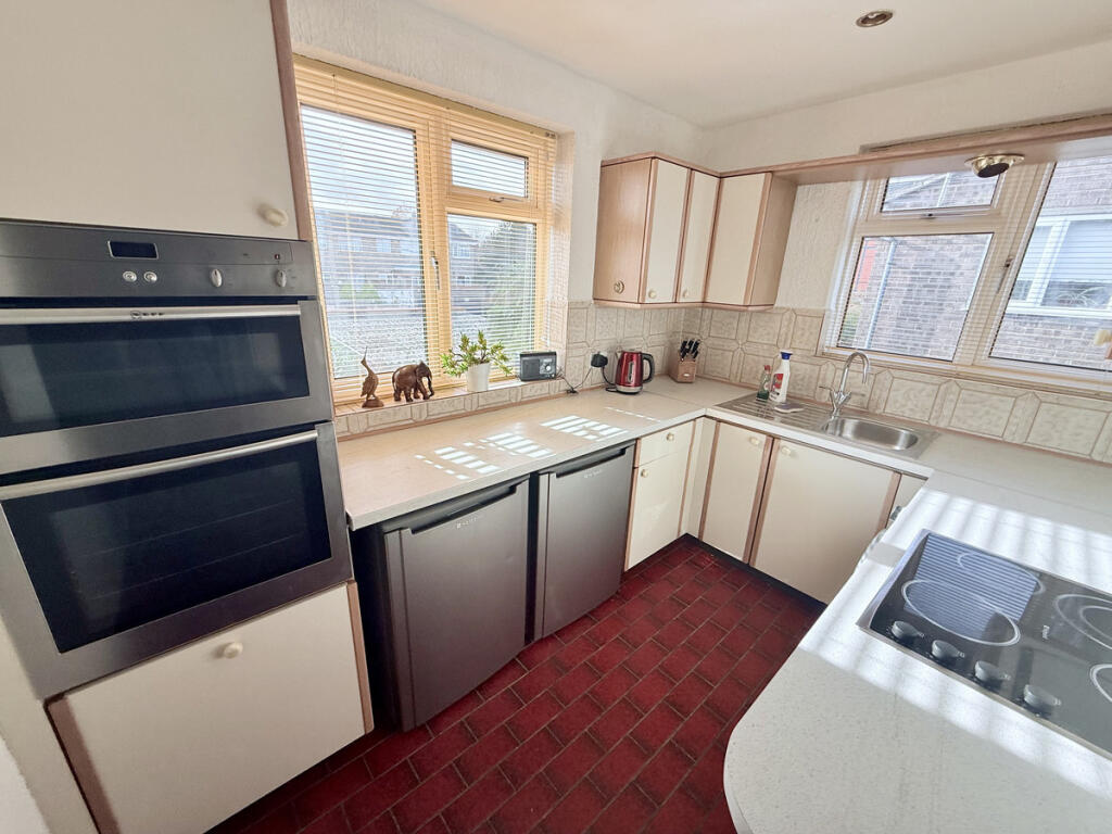 Apartment in London, Farnborough Park, Locksbottom - View 3