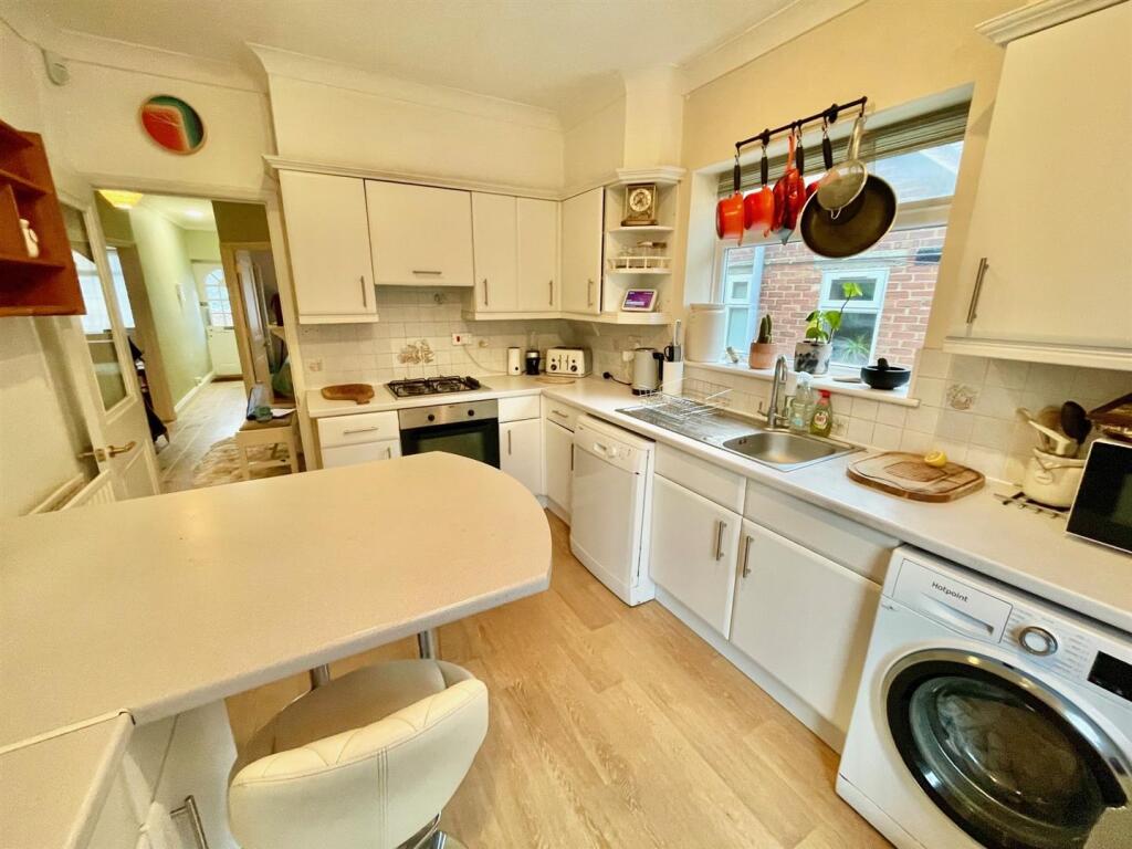 Elmfield Road, Potters Bar photo 3
