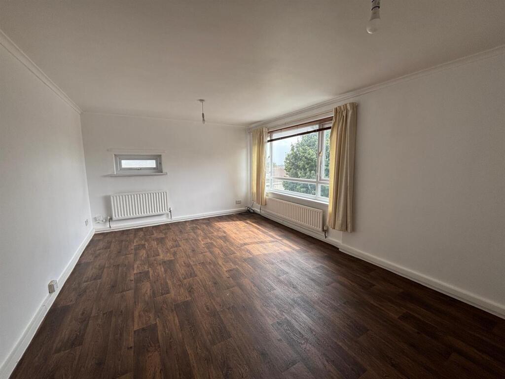 Apartment in Peterlee, County Durham - View 3