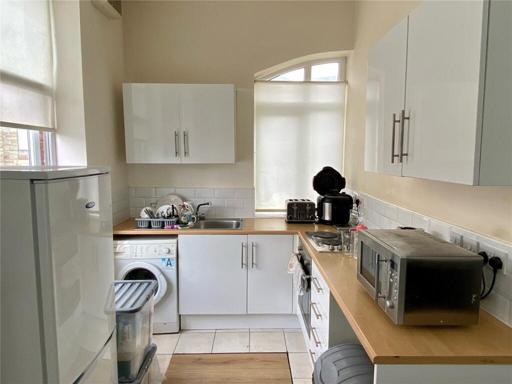 Apartment in Kirklees, West Yorkshire - View 3
