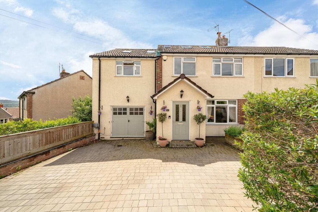 Main image of property: Combe Avenue, Portishead, Bristol, BS20 6JS