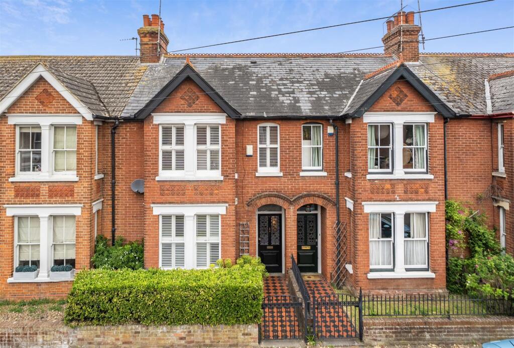 Main image of property: Oxford Road, Canterbury