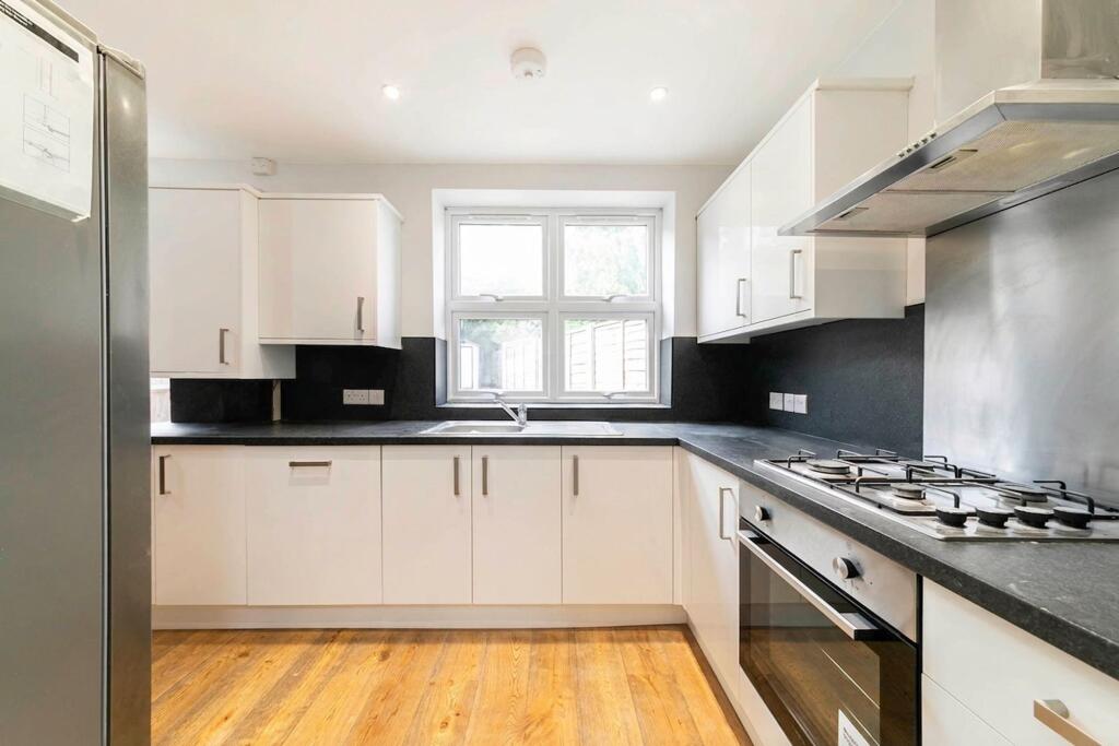 House in London, Dudden Hill, Dollis Hill - More