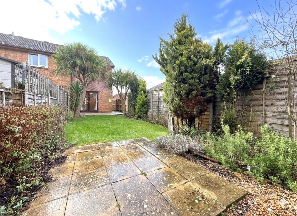 Knotgrass Road, Locks Heath, Southampton photo 2
