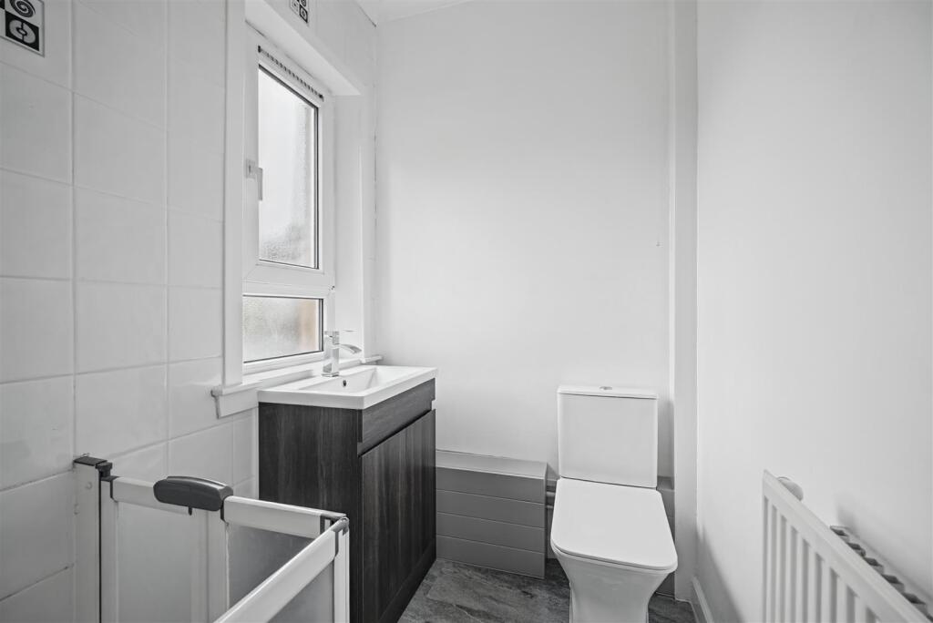 House in Lanark, Milton, Lesmahagow - More
