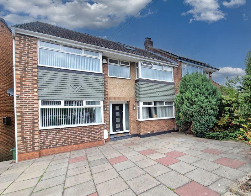 4-bed semi-detached on Oxford Drive, Woodley, £450,000