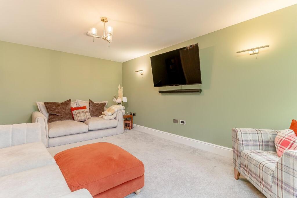 Scampston Drive, Beckwithshaw, Harrogate photo 3