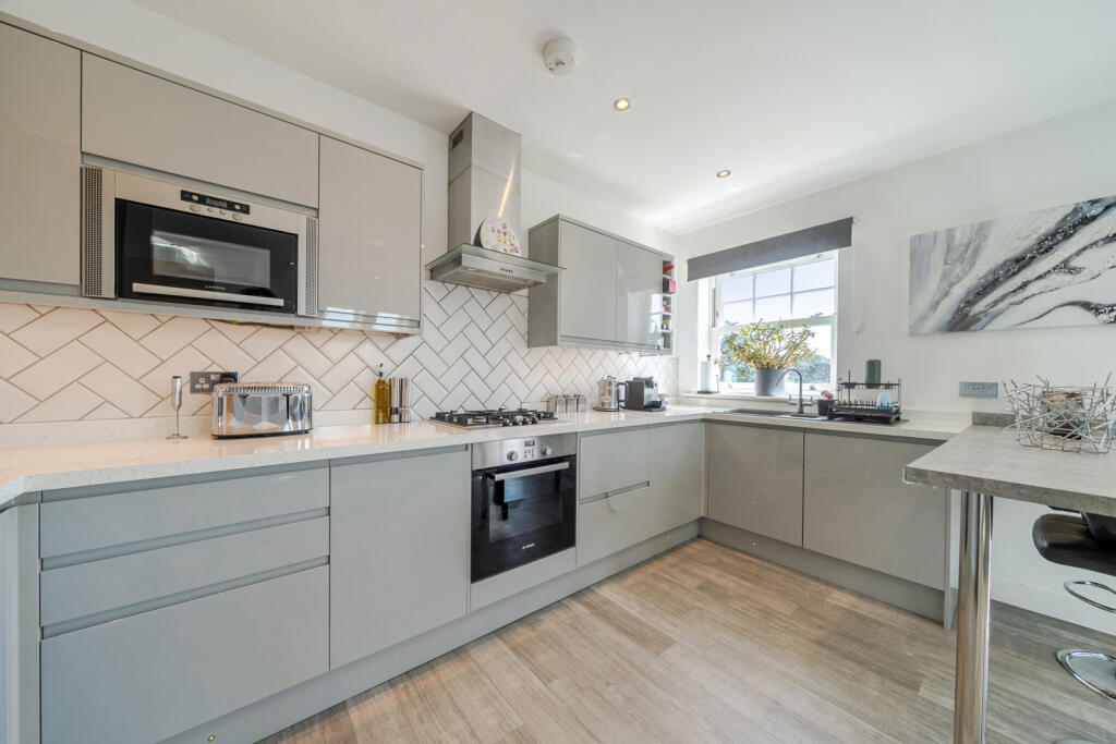 Apartment in London, Blackbrook, Southborough - View 2