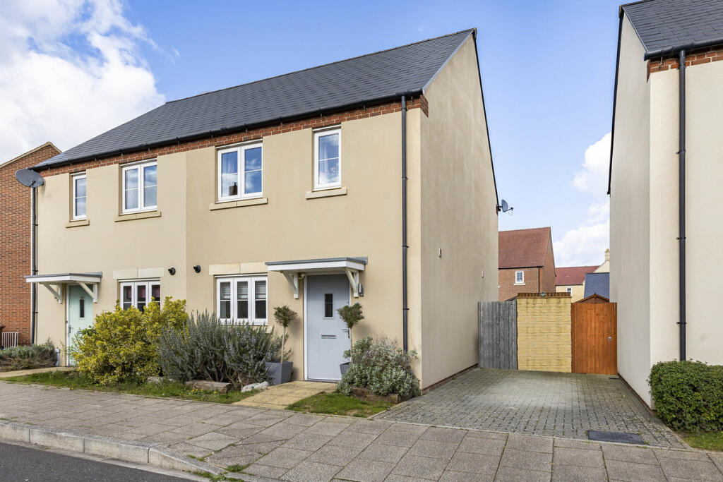 Main image of property: Sandown Road, Bicester, OX26