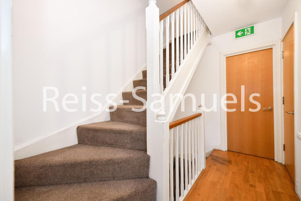 6 bedroom town house for rent