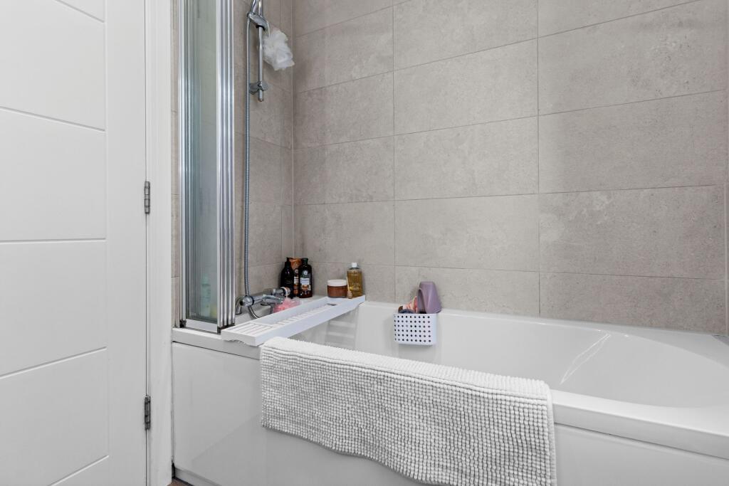 Apartment in Lewes, Newhaven - More