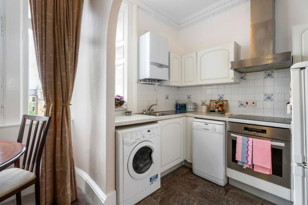 Apartment in Edinburgh - More