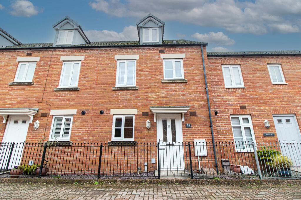 Main image of property: Arudur Hen, Radyr, CF15