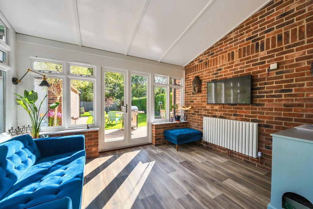 House in New Forest, New Milton - More