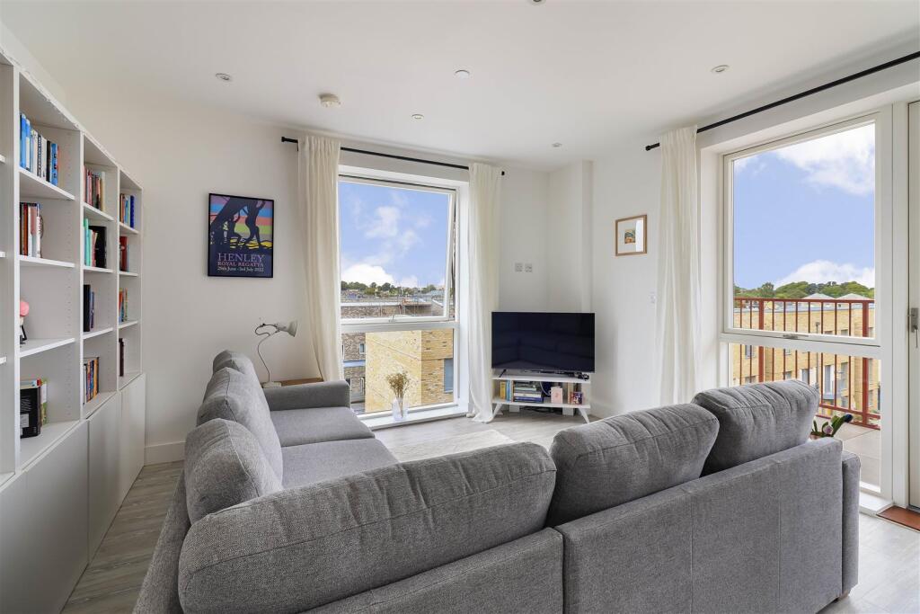 Apartment in Cambridge - View 5