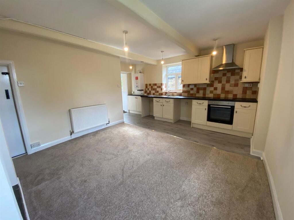 House in Huddersfield, Lepton, Kirkburton - View 4