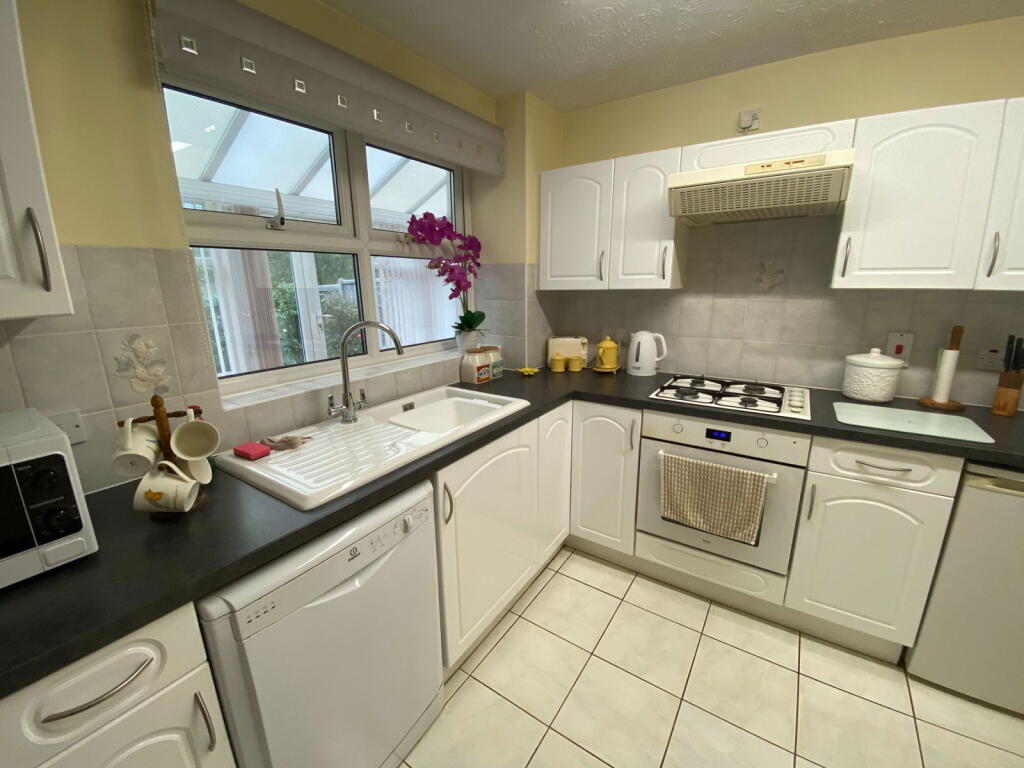 Almond Grove, Swadlincote, DE11 0RD photo 2