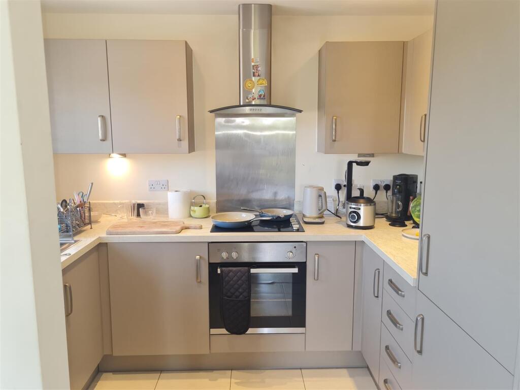 Apartment in Luton, Leighton-Linslade - View 3
