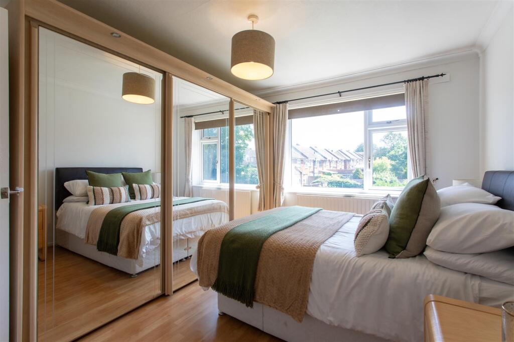 Apartment in Coventry, Stonehouse Estate, Tollbar End - View 3
