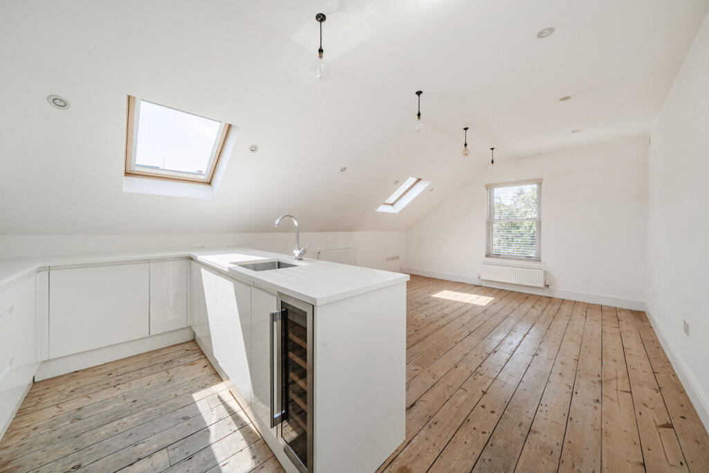 Apartment in London - View 3