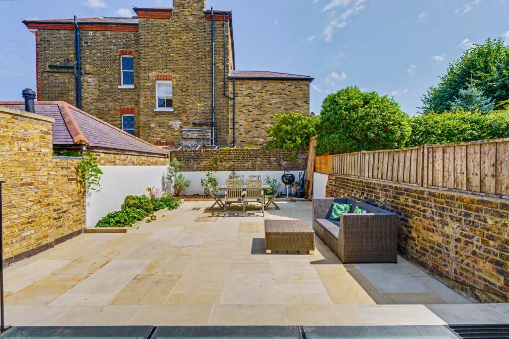 House in London - View 4