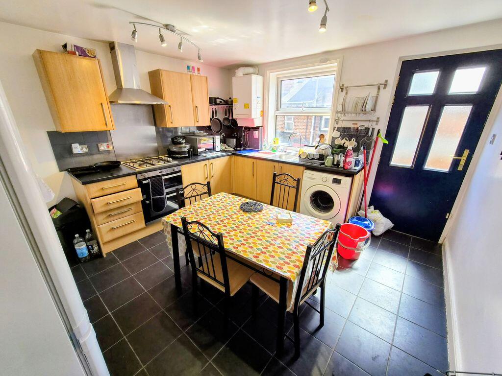 Burley Lodge Terrace, Leeds photo 3