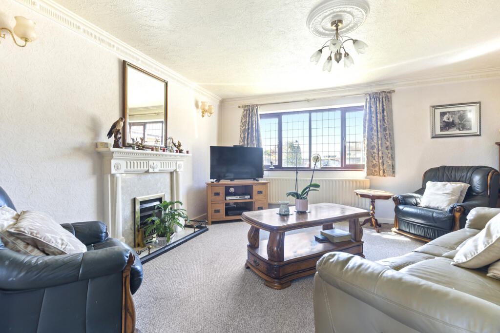 Ursula Square, Selsey, PO20 photo 3